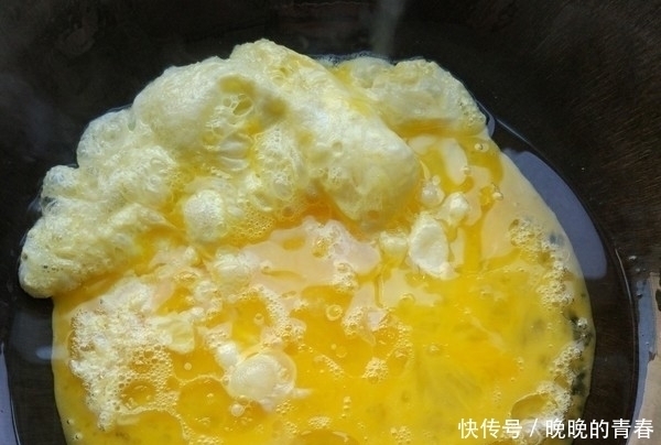 入味|包韭菜鸡蛋饺子,千万不要直接拌馅,多加1步,饺子更香,更入味