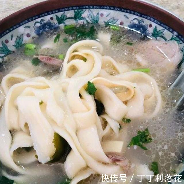 方城|羊肉烩面和烧麦,构成方城最美好的早晨