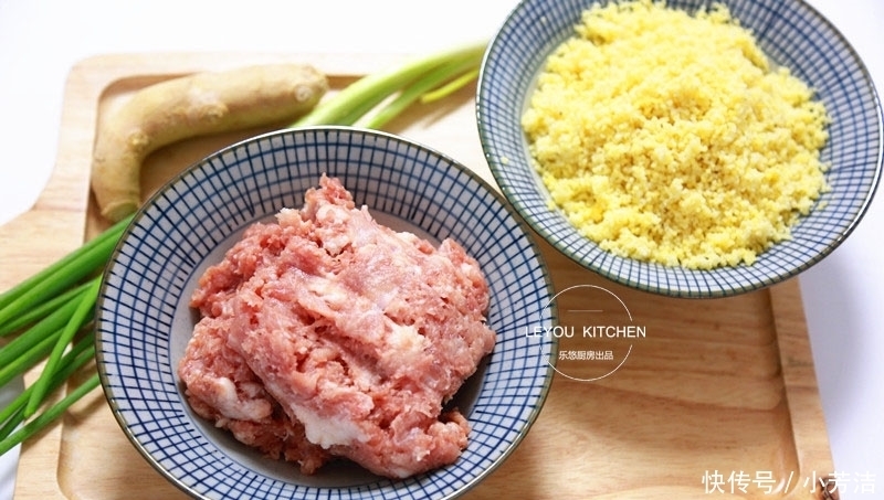 花样|小米的花样吃法,不加一滴油,做成肉丸子,外焦里嫩,上桌就抢光
