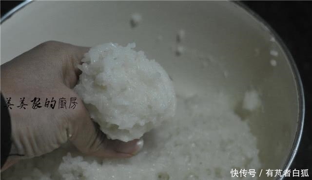 教你做|农村姑娘教你做糍粑,步骤简单,1次就成功,学会给家人露一手