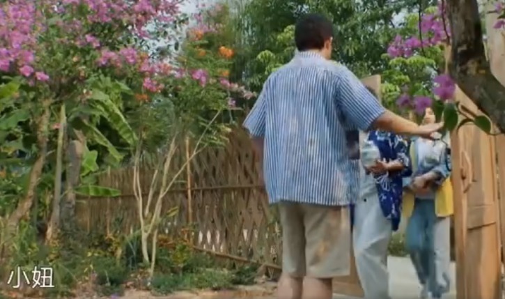  向往|向往的生活张子枫给瓜苗浇水！懂的人看了无奈还得靠工作人员