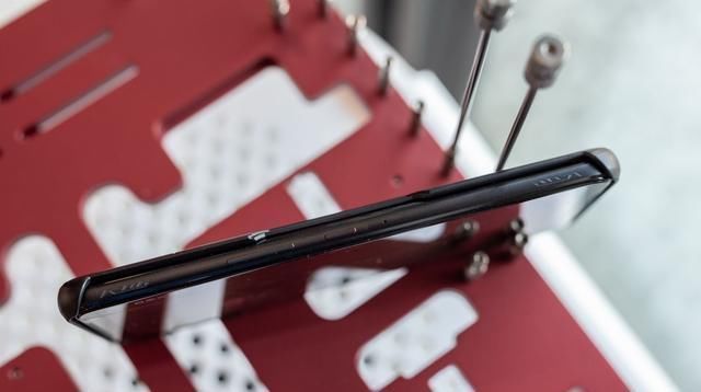  快速|270Hz采样率+144Hz刷新的新电竞手游利器ROG游戏手机3快速体验