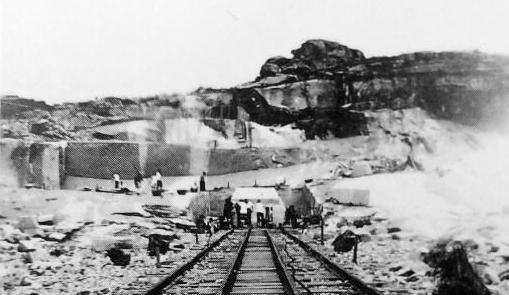 人民英雄纪念碑|66年前,三百吨的人民英雄纪念碑是如何被辗转千里运抵天安门?