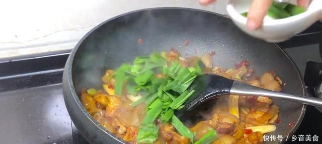 红薯|别再做红烧猪肉了,加一碗红薯粉,可以改善猪肉的口感