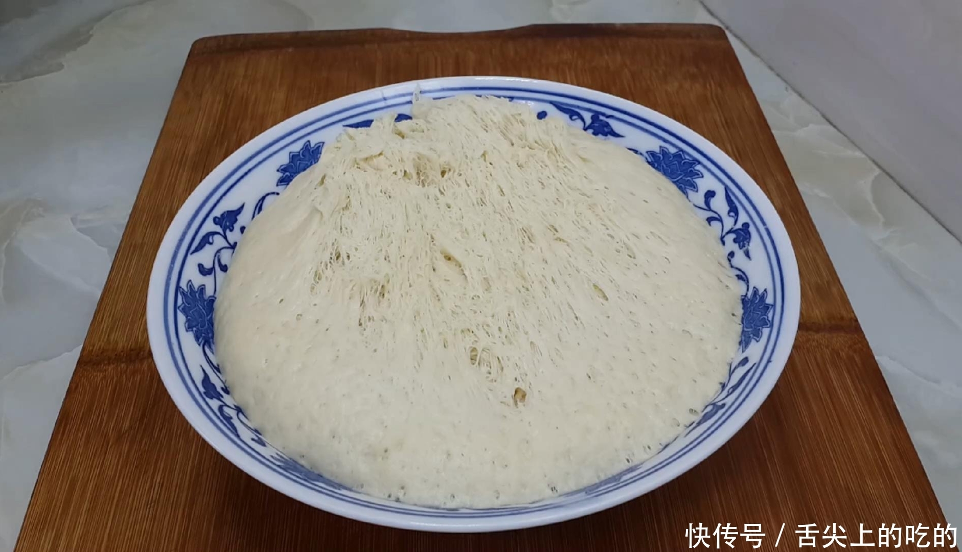 念念不忘|烧饼别买着吃了,加几勺酱料,外皮焦脆又多层,吃过就念念不忘