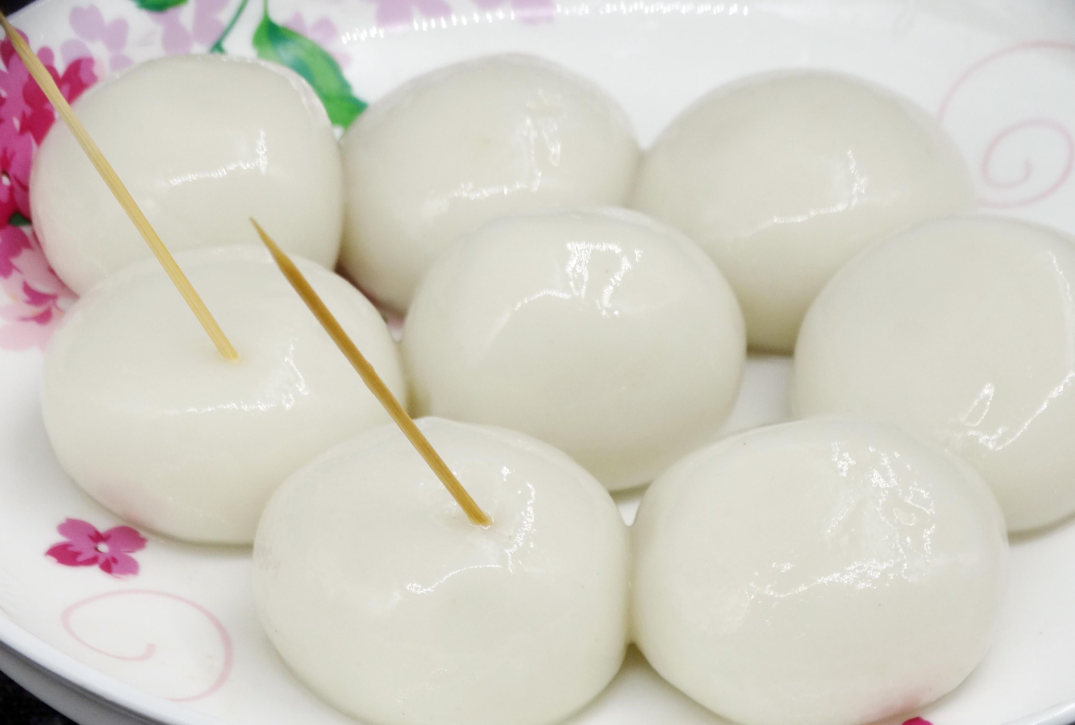  油锅|炸汤圆，直接下油锅炸大错特错！少了这2步，汤圆粘连，还会爆裂