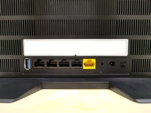 一飞冲天|路由器也玩RGB,网速加成一飞冲天——360路由器V5X评测