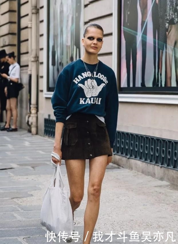 卫衣|卫衣+半裙=早秋最火混搭套路,时髦炸了