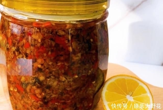 万能|万能的蒜蓉辣椒酱,味正不正宗全看这调料配方,放一月都不坏