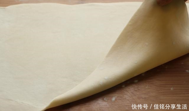 老少皆宜|中式月饼最爱这款,层层酥脆,鲜嫩多汁,做给家人吃,老少皆宜!