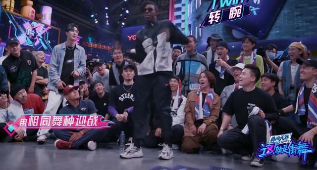 王一博|王一博单膝跪地硬核踩点燃炸全场!