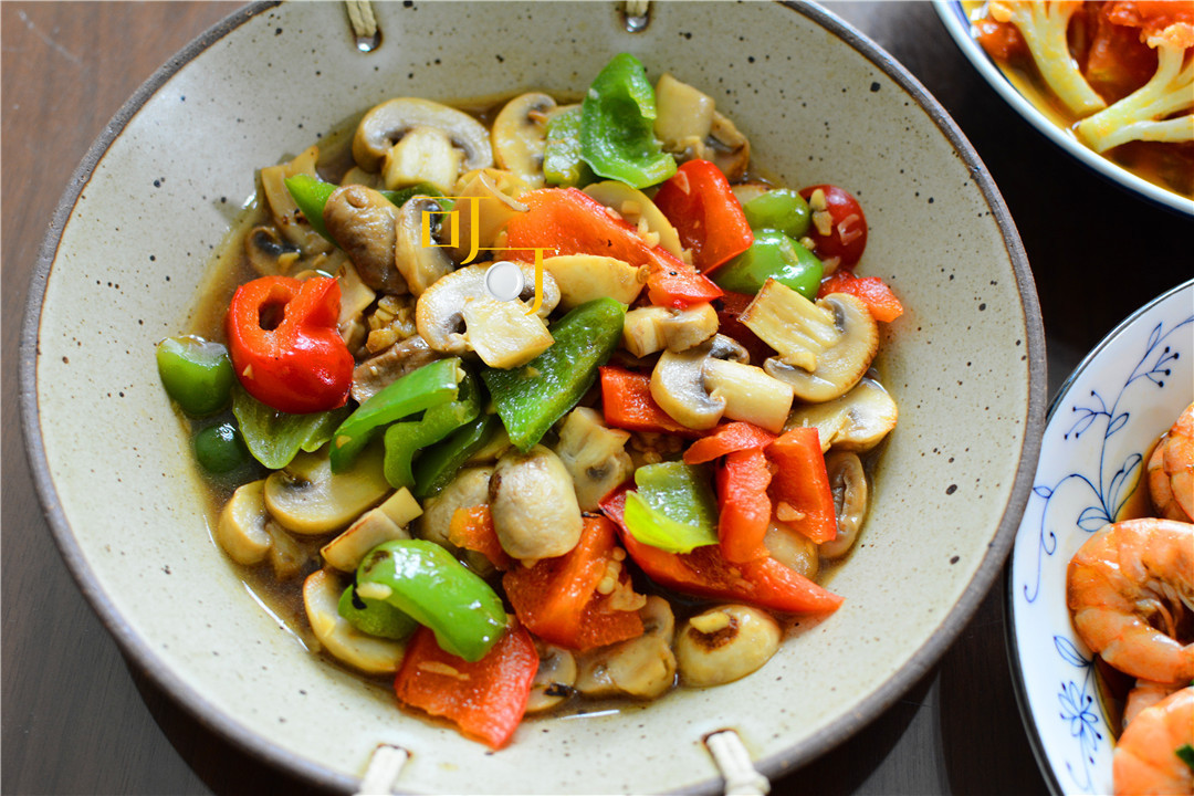 漂亮|晒晒我家的午餐,一荤两素三个菜,漂亮像一幅水彩画,营养又健康