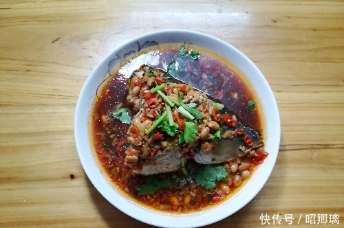 鱼头|半小时做4个菜,娘俩吃到肚子滚圆,婆婆:这样下去可不行