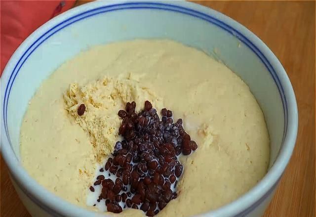 家常|入夏后，我家常做这面食，不揉面，不擀面，香甜松软有营养