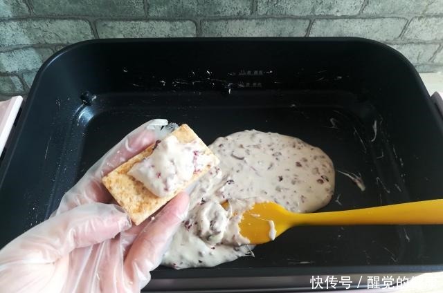 蔓越莓|它比牛轧糖好吃,比雪花酥简单,平底锅10分钟做一堆,百吃不厌