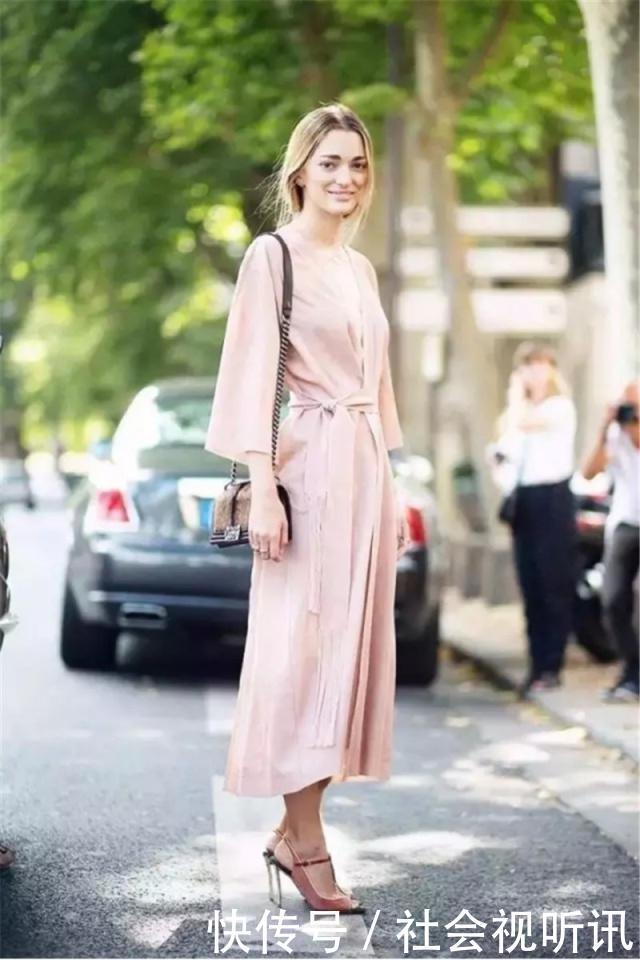 气质|四五十岁的女人不服老!夏季咬咬牙买这3款连衣裙,减龄更有气质