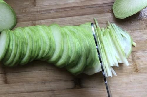 毛钱|这菜9毛钱一斤,常吃软化血管,口感脆嫩多汁,生吃比鸭梨还甜