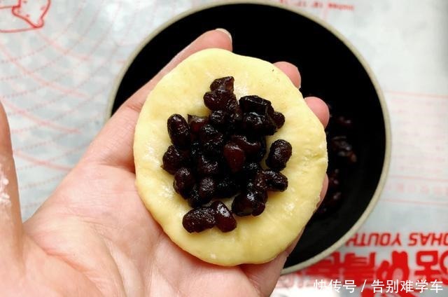 华夫饼|自制红豆华夫饼,无需泡打粉,个个松软香甜,比面包好吃还简单