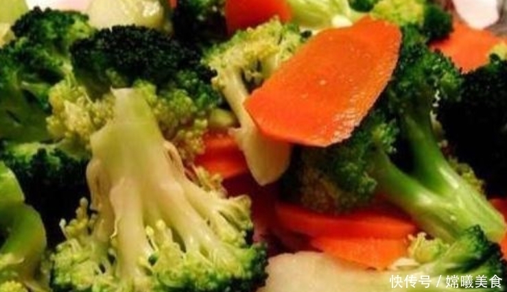 简单|一朵西兰花,一根胡萝卜,简单一焯一拌,还愁吃饭不够香吗?