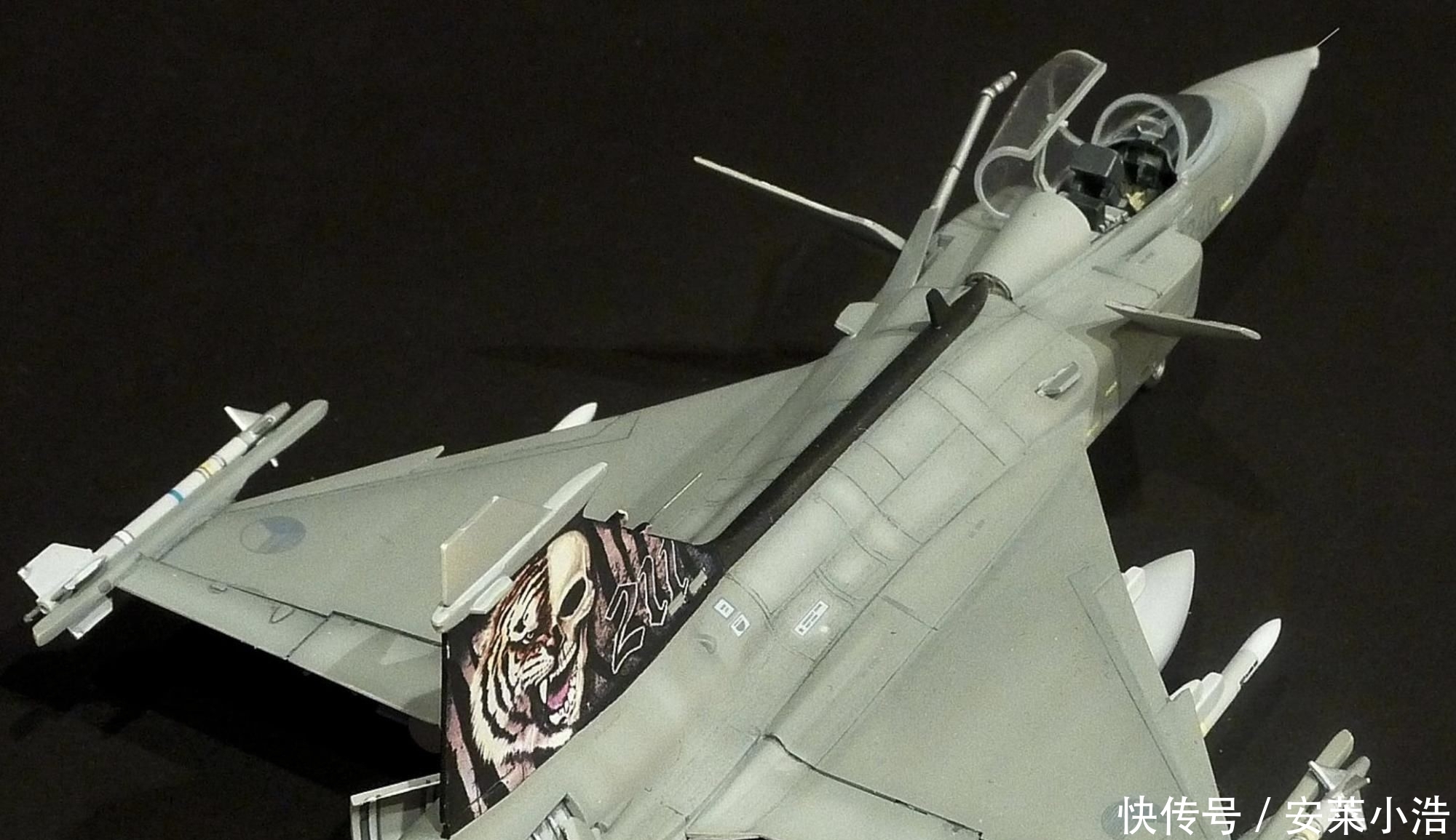  过往|变形金刚动漫人物：浅挖过往中的霸天虎暴脾气人物-氮气宙斯