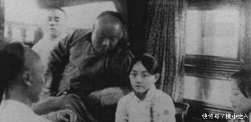 惩罚|清朝老照片:老爷用棍惩罚貌美妻子,图三女子美貌不输现代女明星