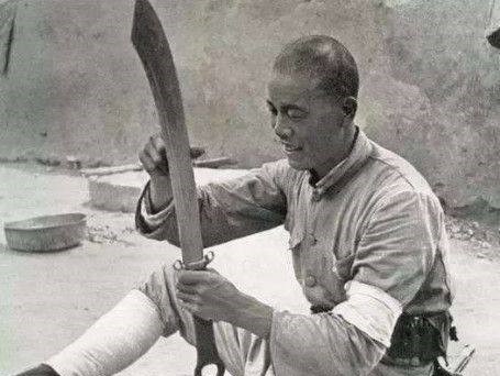 日本|他刀斩日本少将头,死前吩咐后人,把他葬在日军坟前镇压日本人