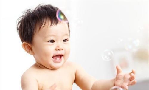  男孩|5岁男孩突然说出胎内记忆，妈妈一脸惊讶，胎内记忆真的存在