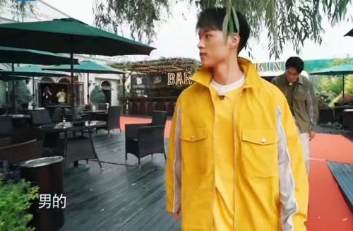 称呼|《偶像练习生》结束两年,蔡徐坤再遇大厂男孩,开口称呼让粉丝泪崩