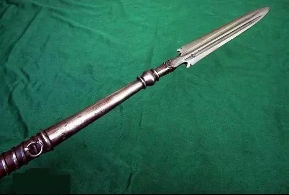横扫|古代5大冷兵器，第一种横扫欧洲的“上帝之鞭”