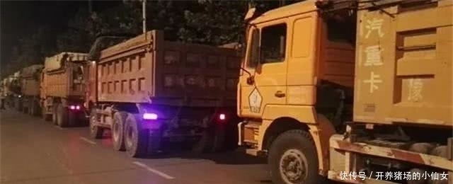 晚上|为何渣土车晚上敢随便闯红灯,得知真相后,令主人气氛不已!