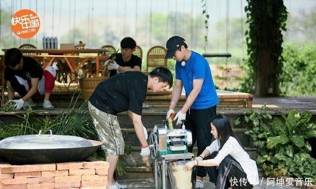 黄磊|《向往》黄磊谈彭昱畅加入原因,除了何炅推荐,还应该感谢大华