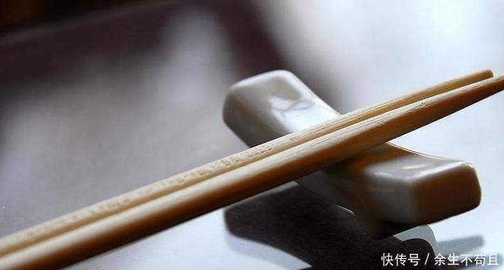 赶紧|老一辈传下来的用筷子“禁忌”,过年了,赶紧学一下吧!