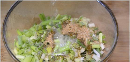 松软|在家做花卷有诀窍,掌握这两步,松软不变形,我家隔天就做一大锅