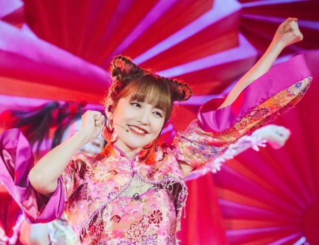  扇子|《乘风破浪的姐姐》三公结果公布，孟佳淘汰，金莎王霏霏泪洒现场