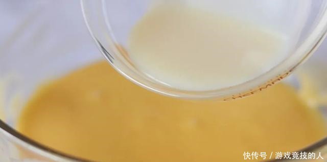 新手|日式烫面纸杯蛋糕,新手最爱的方子,柔软细腻,入口即化!