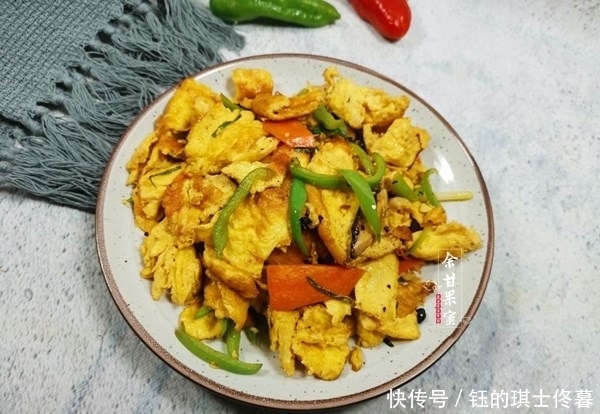 辣椒|这食物一个就10元，加点蔬菜蘑菇，炒一炒出锅，鲜香下饭