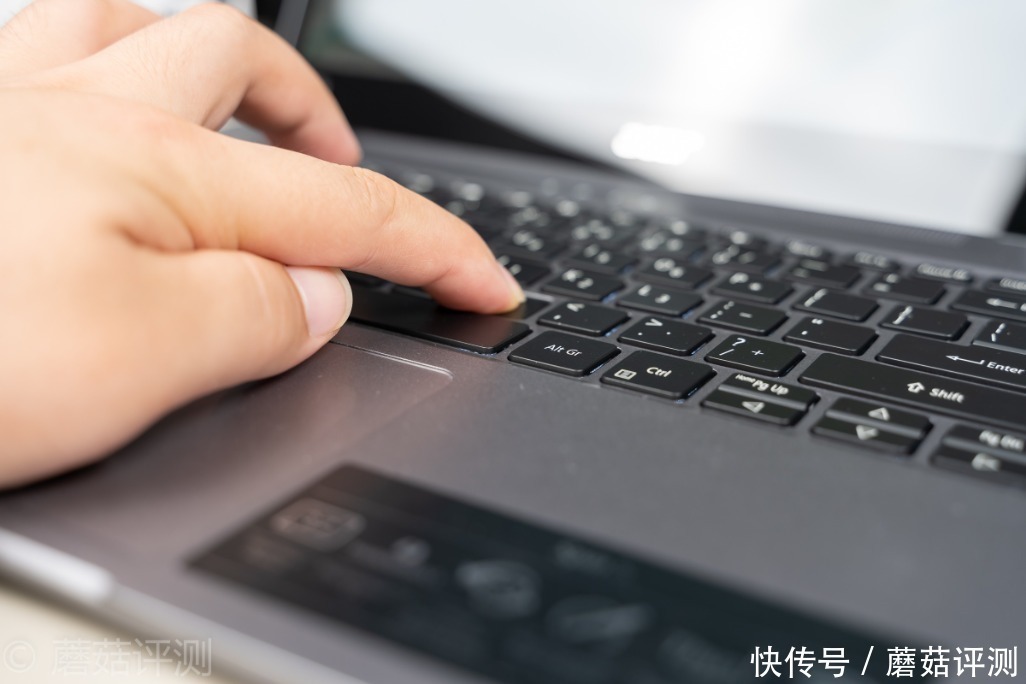  翻转|极致轻薄，自由翻转，细节出众、宏碁蜂鸟Spin 5百变2K轻薄本 评测