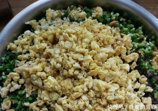 入味|包韭菜鸡蛋饺子,千万不要直接拌馅,多加1步,饺子更香,更入味