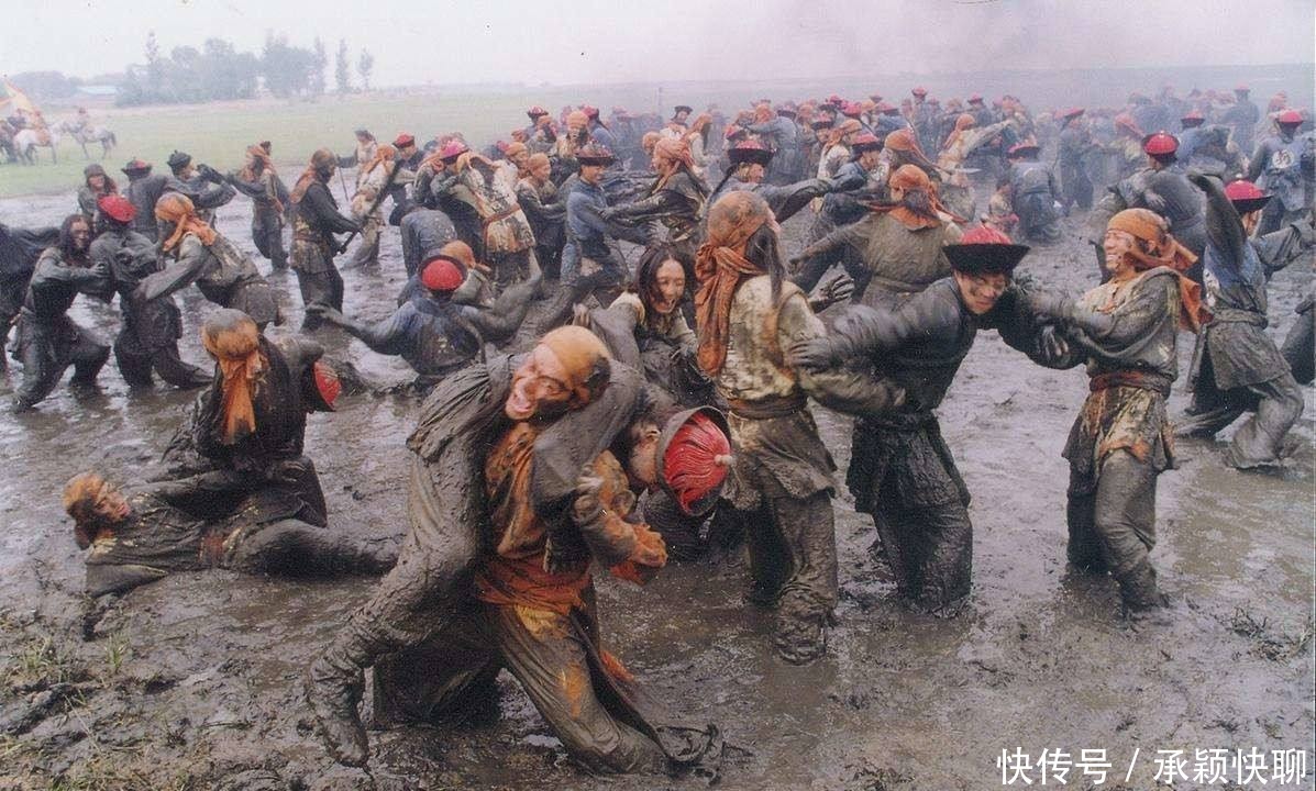 闯王|村民位为证他是闯王李自成后代,拿出了族谱,并指出闯王墓穴所在