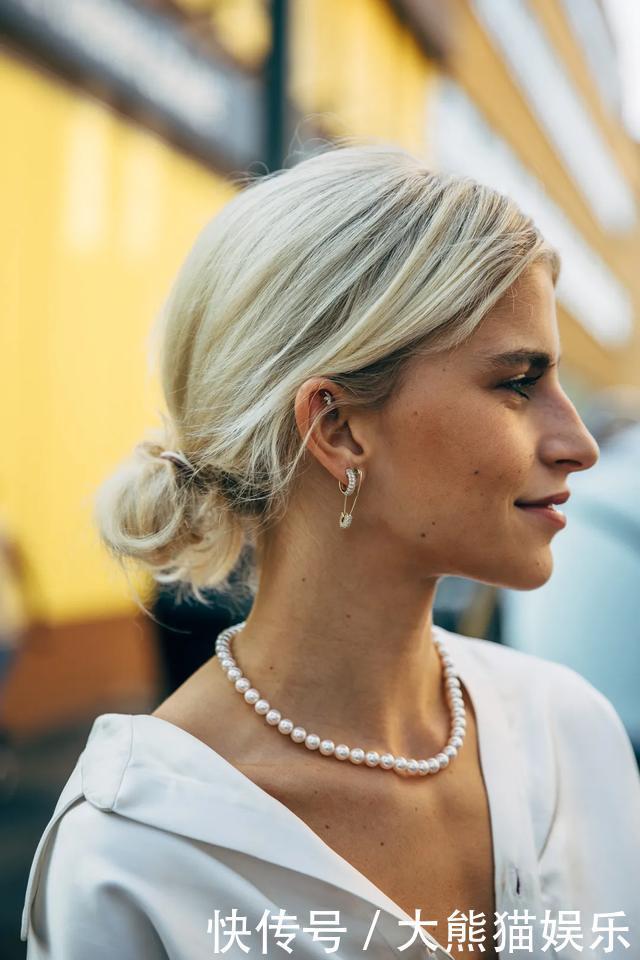 珍珠饰品|年轻人越来越爱珍珠配饰，看看都有哪些明星带火的款