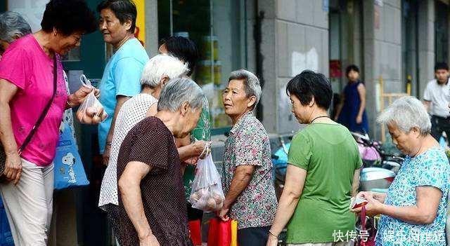 去旅游|警惕！针对老年人新骗局，送鸡蛋和面条早过时，快收藏！