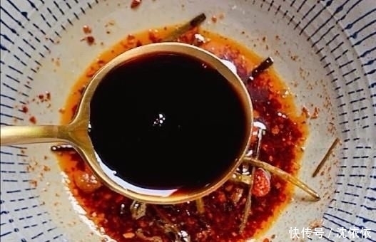 鲜爽|葱油酸辣宽粉(教你一道鲜爽可口、好吃过瘾的美味小吃)。