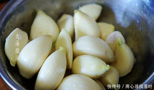 季节|腌咸菜的季节,教你做老式蒜茄子,一次多腌点,一个冬天也不坏