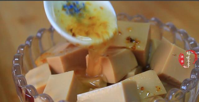 过瘾|夏天,孩子就喜欢这道奶茶冻,冰凉解暑,Q弹细腻,比冰粉还过瘾