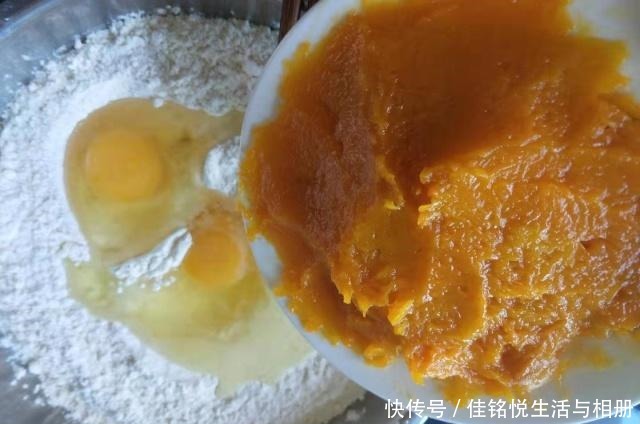 口感|无油无水健康南瓜饼,做法简单口感也不硬,家里老人点名要吃