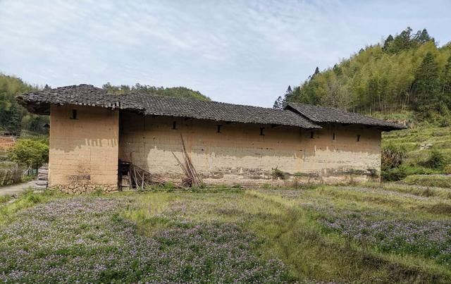 他家|第一次回老公农村老家, 被他家房子吓到了, 这样的房子你们谁见过