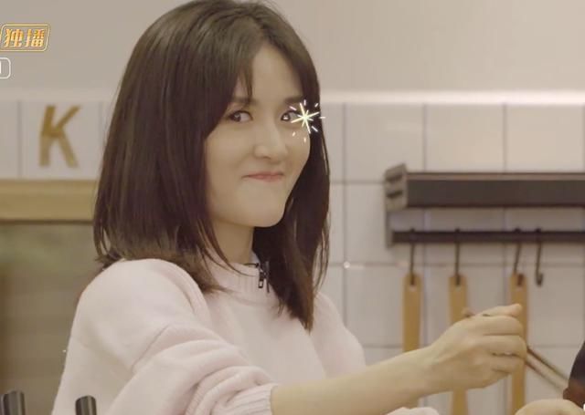 放大|董又霖吐槽谢娜厨艺,娜娜用白眼回应,放大看才知道谁厨艺好