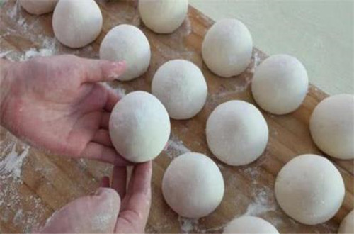 热水|蒸馒头时,冷水还是热水下锅面点师傅教你一招,馒头蓬松不塌了