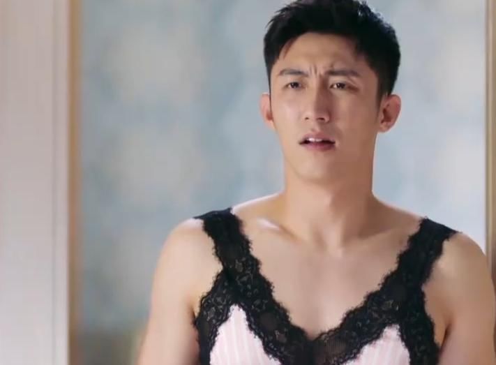  凛穿|幸福触手可及宋凛穿蕾丝内衣，周放服装上线6秒被抢空，获冠军