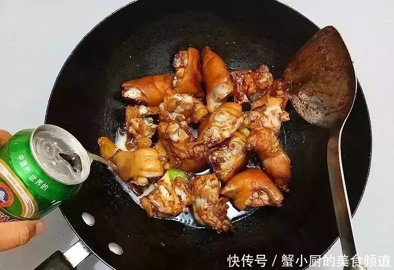 好吃|啤酒焖猪蹄,好吃不腻,吃的连汤汁都不剩!